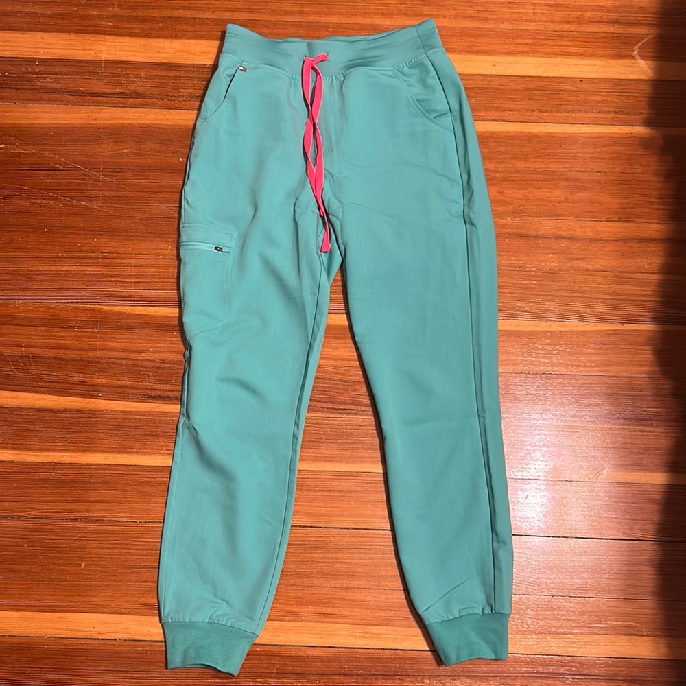 Surgical green figs size small high waisted Zamora